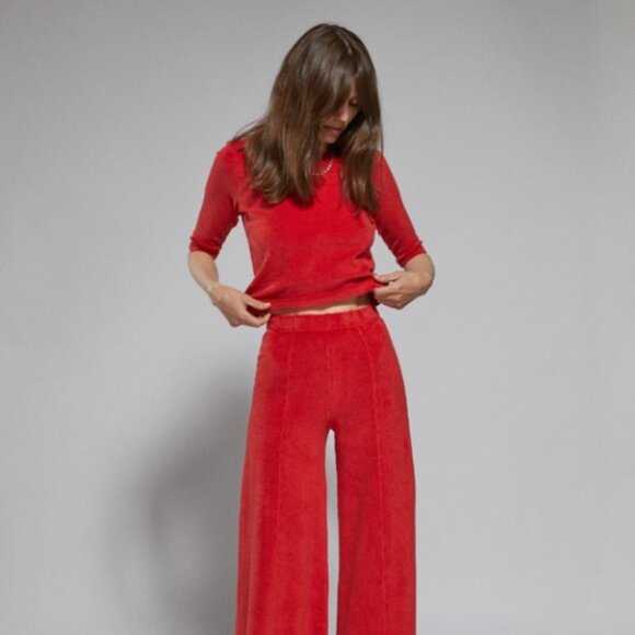 Suzi Kondi Red Long Sleeve Tee Casual Crew Neck - Picture 1 of 4